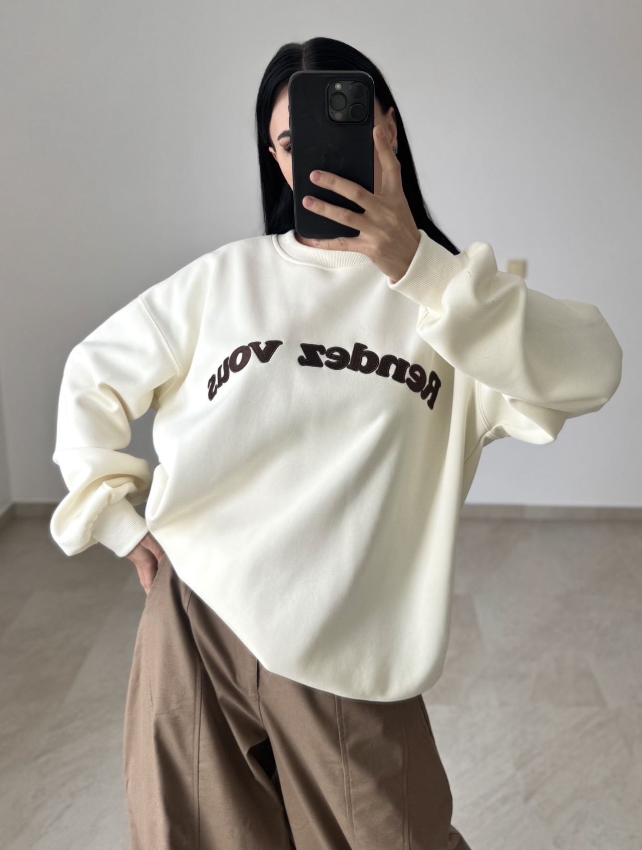 Screenshot Tessa Oversized Sweatshirt - Image 1