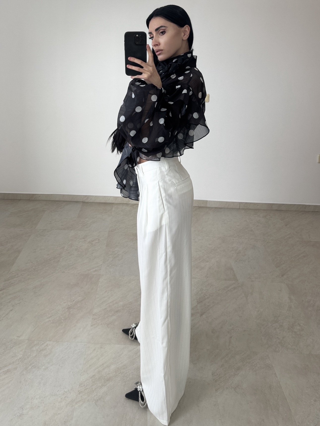 Screenshot Dahlia Trousers - Image 1